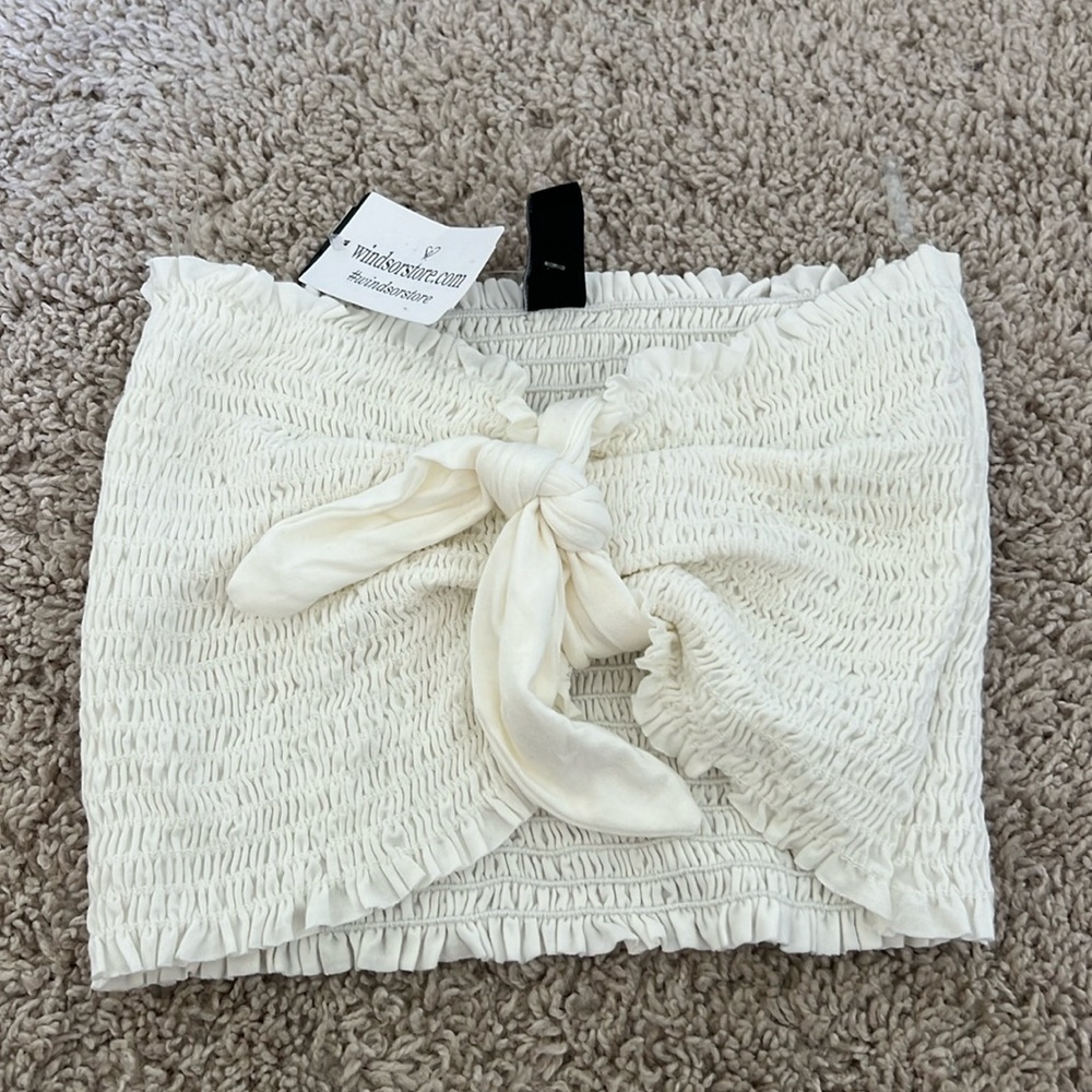 Windsor white top